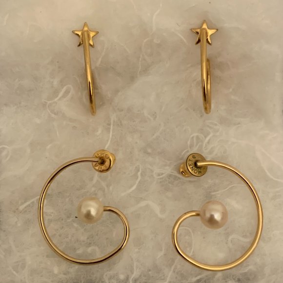 2/$20 2 Pair of gold earrings - One with star and One with Faux Pearl - Picture 1 of 5